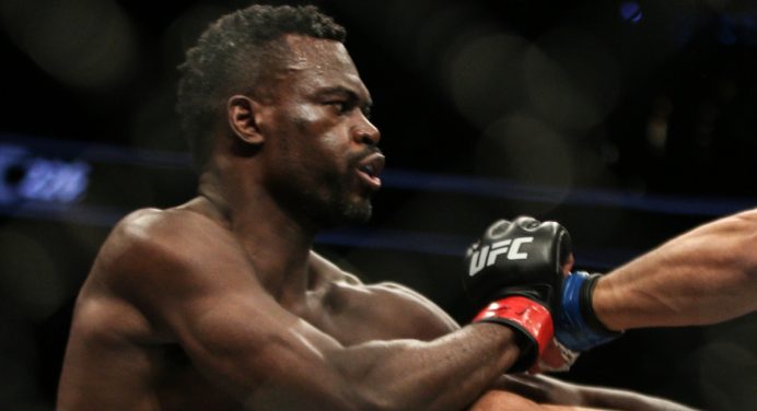 Uriah Hall chama Anderson Silva de lenda e compara duelo com disputa de título