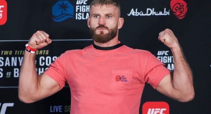 Blachowicz abre as portas para possível luta de título contra Adesanya nos meio-pesados