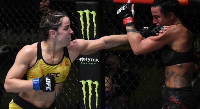 Norma Dumont apaga falha na pesagem ao vencer veterana com tranquilidade