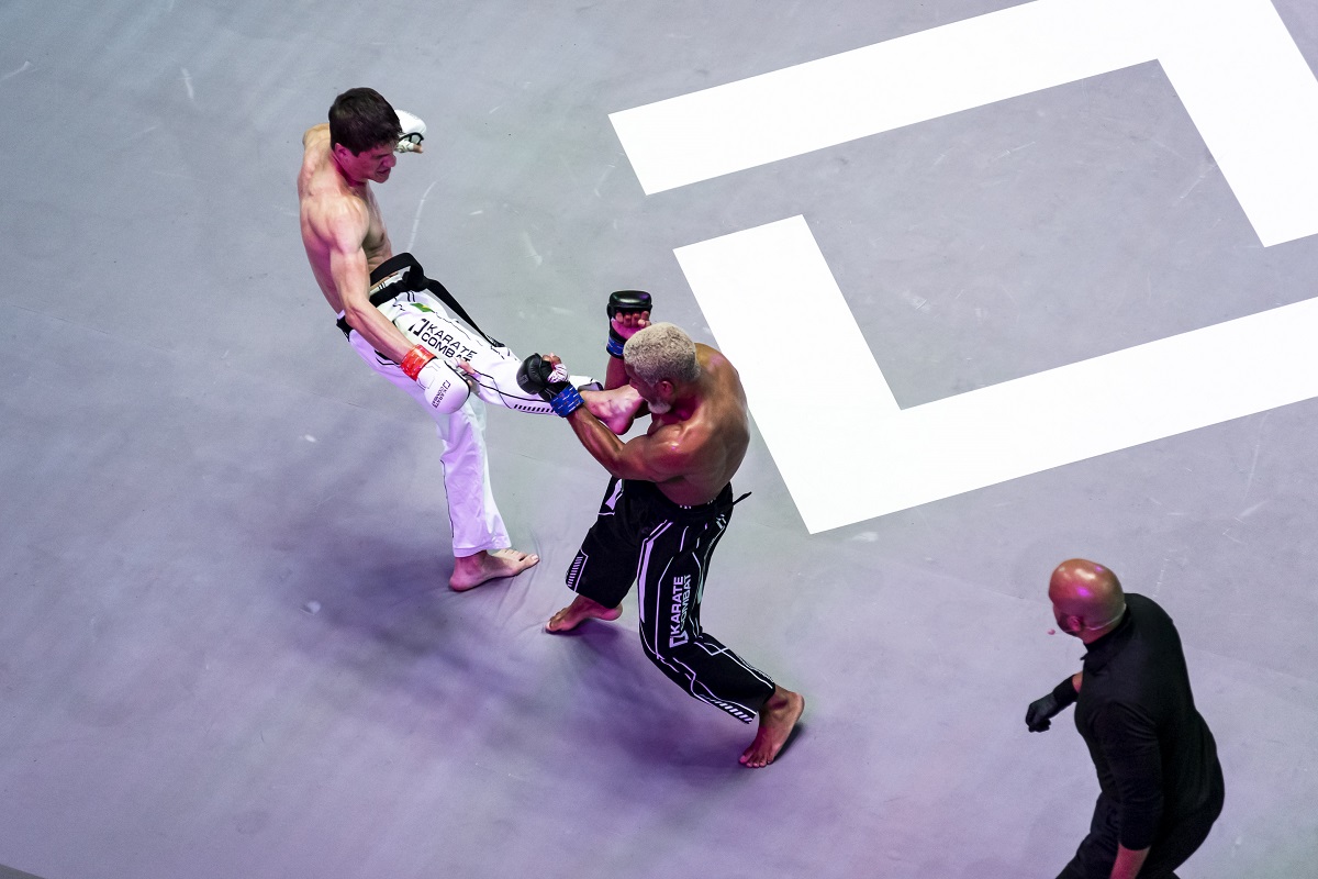 Bruno de Assis vence primeira luta entre brasileiros na história do ‘Karate Combat’