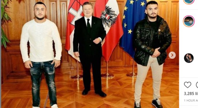 Lutadores turcos são homenageados após ato heroico em atentado terrorista