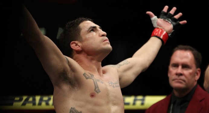 Demitido pelo UFC, Diego Sanchez encerra parceria com controverso ‘guru’ Joshua Fabia