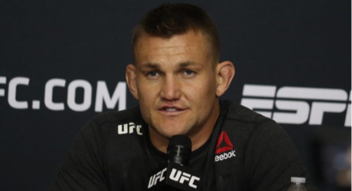 Ian Heinisch testa positivo para a COVID-19 e desfalca UFC a poucas horas do evento