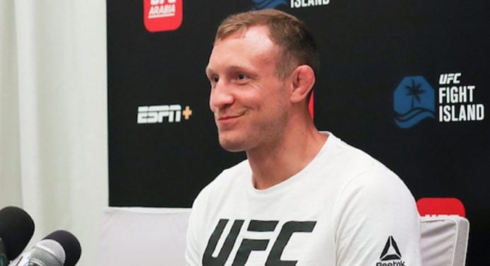 Para subir no peso-médio, Hermansson e Shahbazyan lutam no UFC 262, diz site