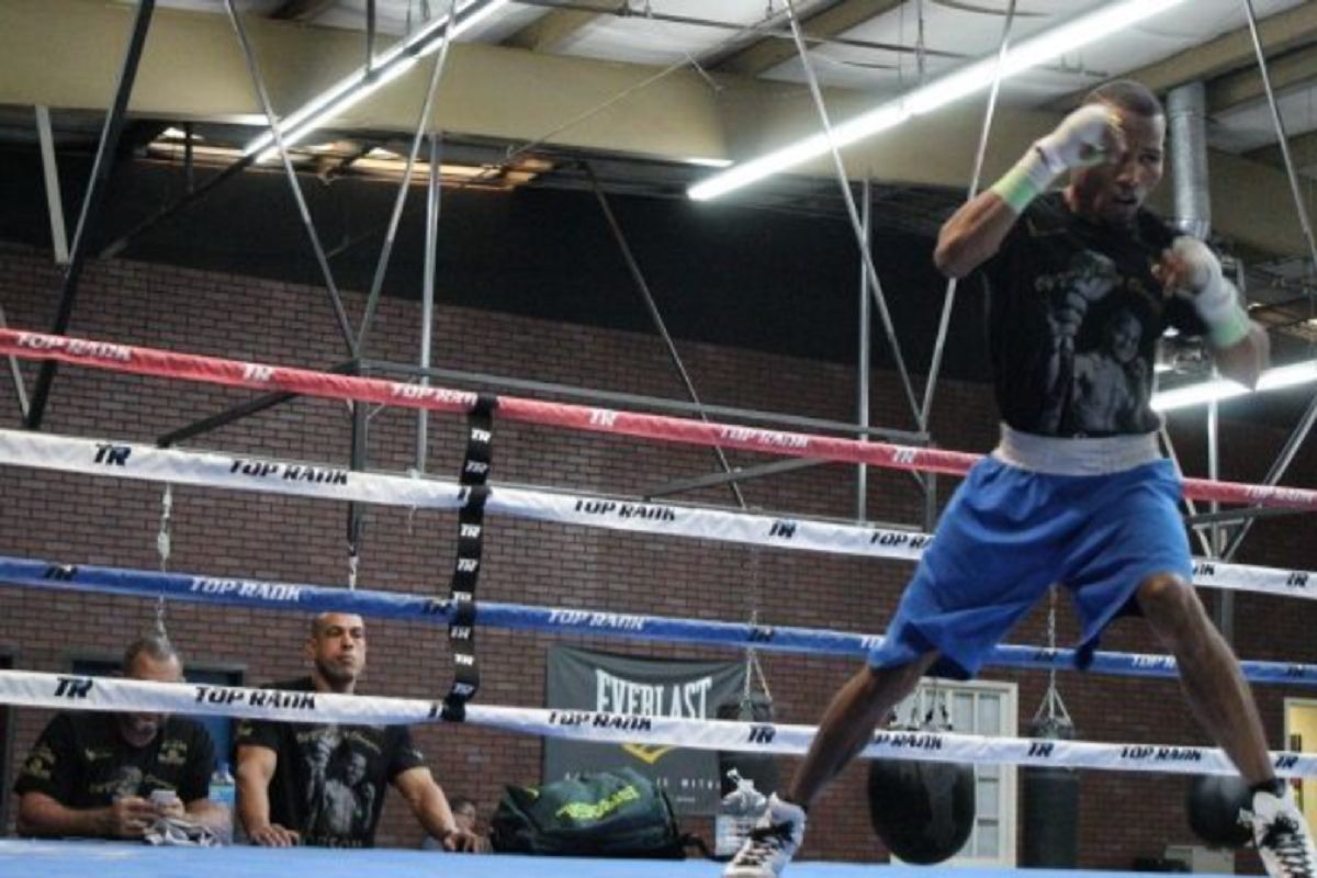Robson Conceição enfrenta campeão mundial de boxe em setembro