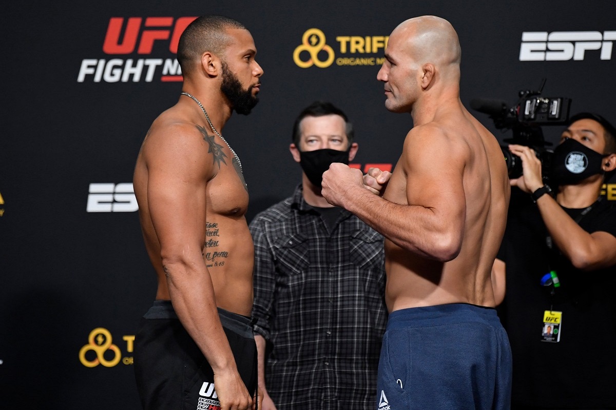 ‘Marreta’ e Glover duelam com missão de mudar planos do UFC pelo título dos meio-pesados