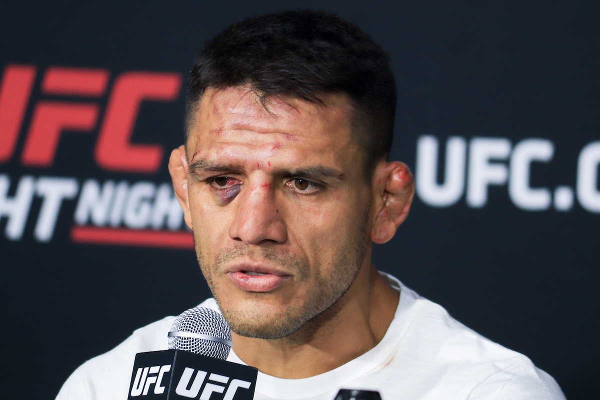 Rafael dos Anjos aceita luta contra Islam Makhachev e aguarda definição do UFC