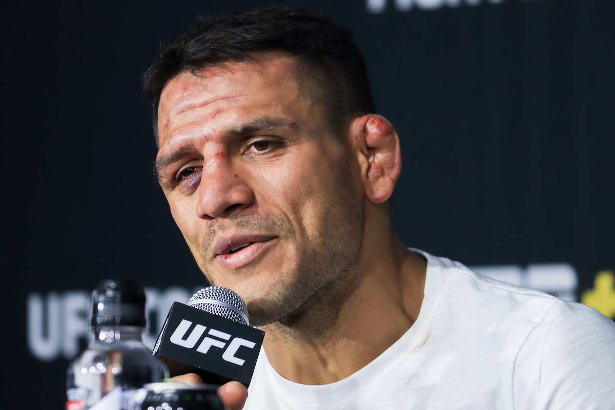 Rafael dos Anjos revela suposto acordo para enfrentar Islam Makhachev no UFC 267