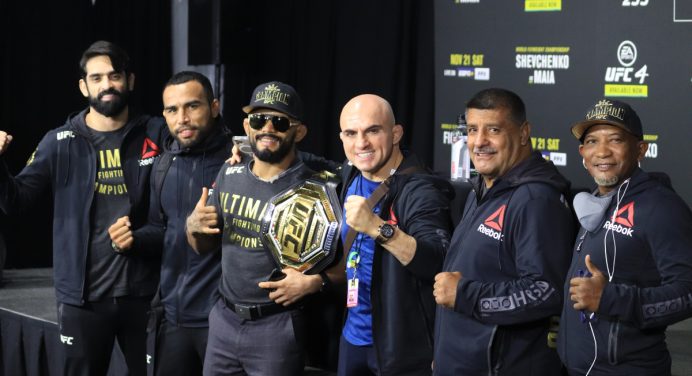 Apesar do show, Deiveson Figueiredo fica sem prêmio bônus no UFC 255
