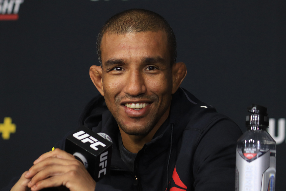 Invicto no UFC, Raoni Barcelos desafia algoz de Thomas Almeida