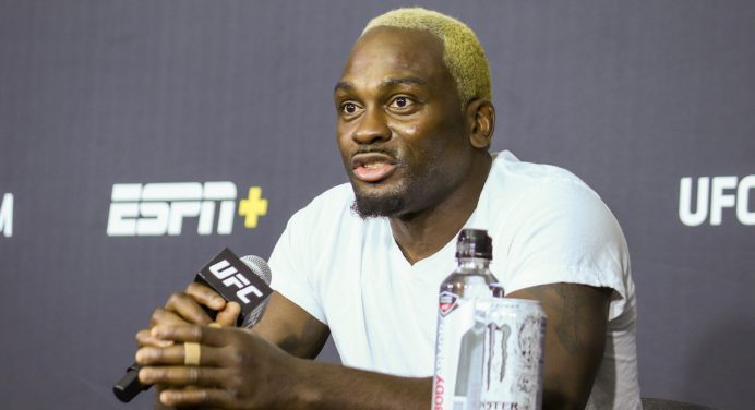 Derek Brunson lança campanha e doa R$ 50 mil para despesas legais de Cain Velasquez