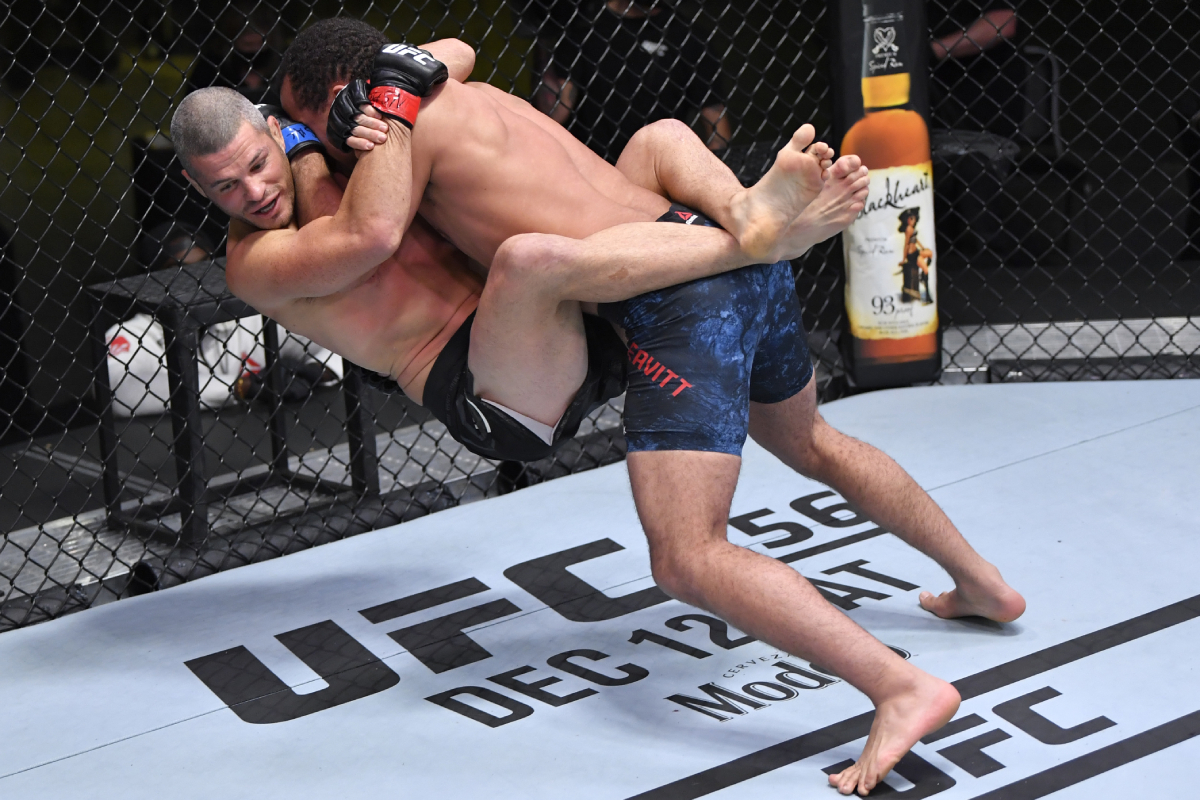 Autor de nocaute via bate-estaca no UFC diz que golpe deveria ser proibido
