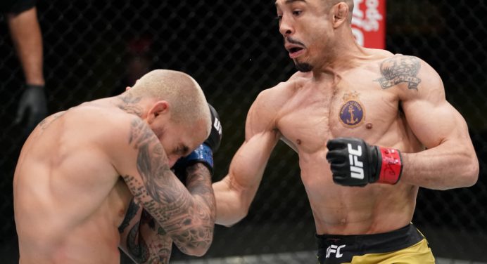 O campeão voltou! José Aldo vence primeira luta como peso-galo no UFC