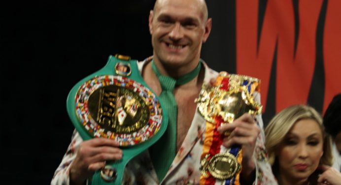 Tyson Fury descarta ter subestimado Francis Ngannou durante luta