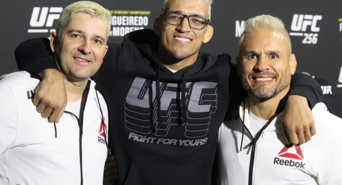 Vitória sobre Ferguson leva Charles ‘Do Bronx’ ao top 3 do ranking peso-leve do UFC