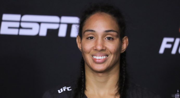 Após 2ª vitória pelo UFC, Taila Santos elege ucraniana como alvo para próxima luta