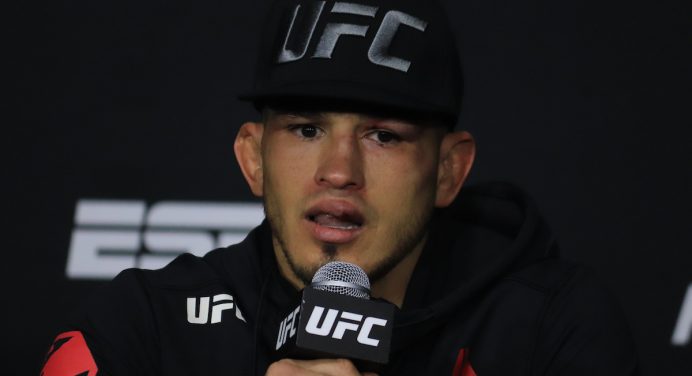 PFL anuncia a contratação de Anthony Pettis, ex-campeão do peso-leve do UFC