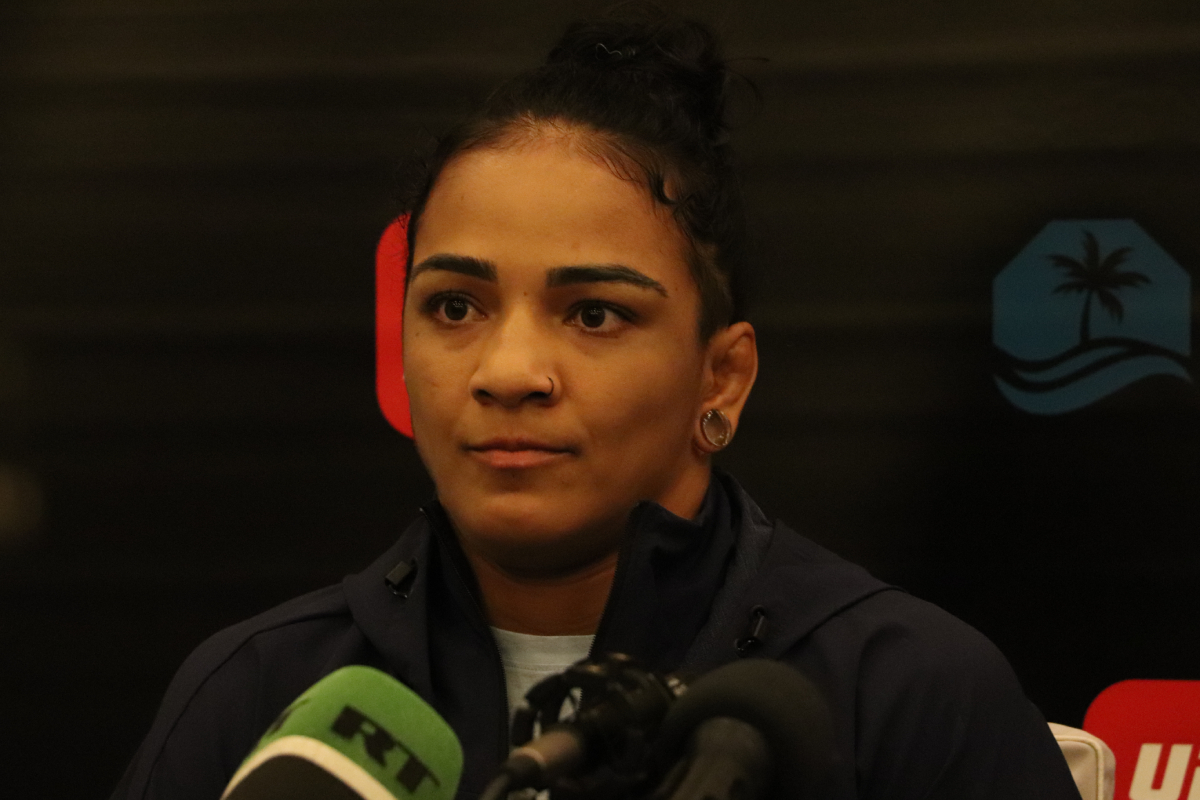 Viviane Araújo se lesiona e está fora da luta contra Alexa Grasso no UFC 270