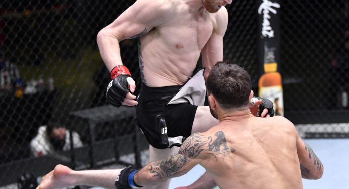 Nocaute-relâmpago contra ex-campeão do UFC impressiona Dana White; veja