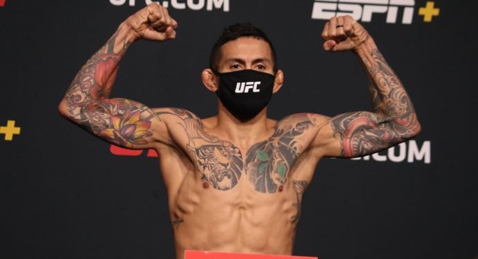 Brasileiros passam fácil pela balança e garantem presença no UFC Vegas 18