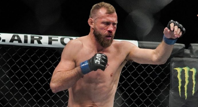 Dana indica retorno de Cerrone ao peso-leve em luta de ‘vida ou morte’ no UFC