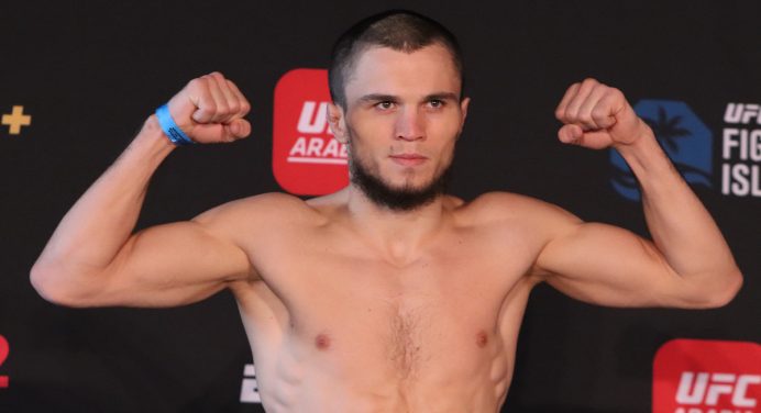 Treinador aposta em primo de Khabib Nurmagomedov como campeão do UFC
