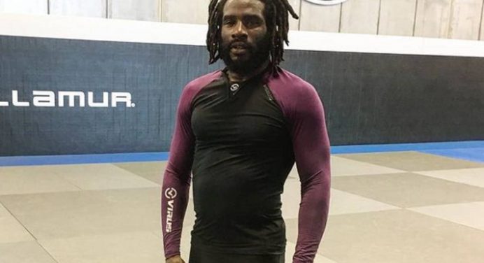 Ex-campeão do Bellator é preso após ser acusado de agredir e esfaquear mulher