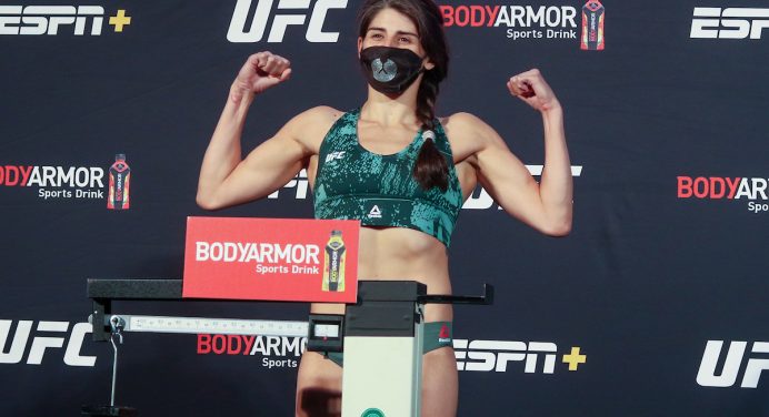 Lutadora do UFC recebe convite de nova equipe dias após ser expulsa de academia