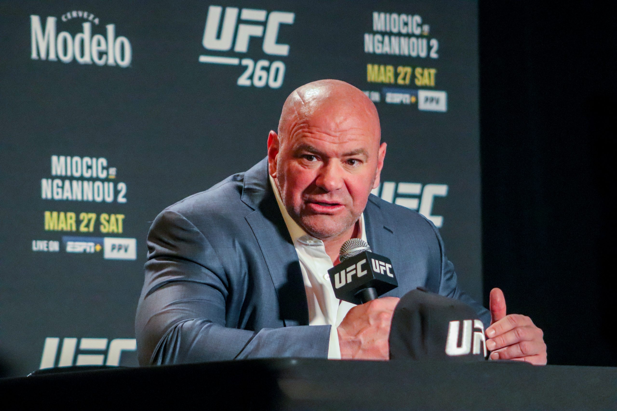 Dana critica treinador de Diego Sanchez após UFC liberar o lutador: “Ele é maluco”
