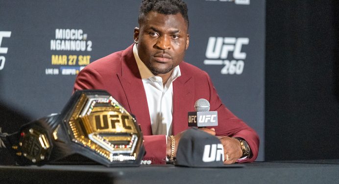 Ngannou ironiza escolha do UFC por Lewis vs Gane por título interino dos pesados