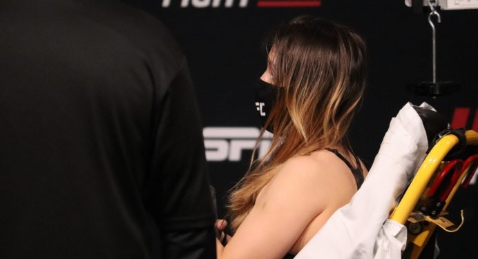 Holland e Brunson confirmam main event do UFC Vegas em pesagem marcada por susto