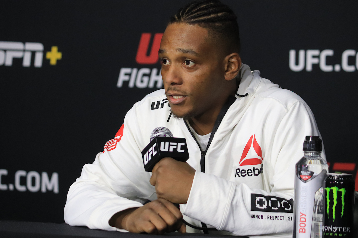 Com luta cancelada, lutador do UFC relata batalha contra COVID-19: “Tossi sangue”