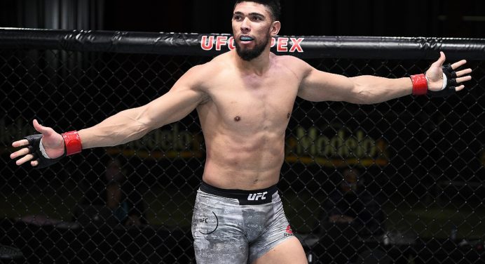 Johnny Walker destaca valor de luta com ‘Marreta’ e promete “machucar” o rival