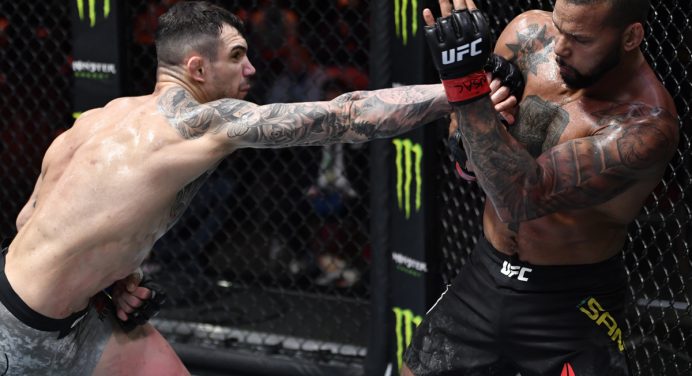 Thiago ‘Marreta’ é superado por pontos em luta decepcionante no UFC 259