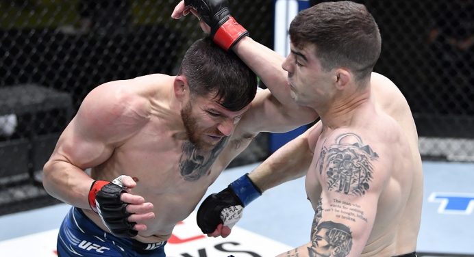 Veterano quebra recorde de lutas no Ultimate, mas é superado no UFC Vegas 23