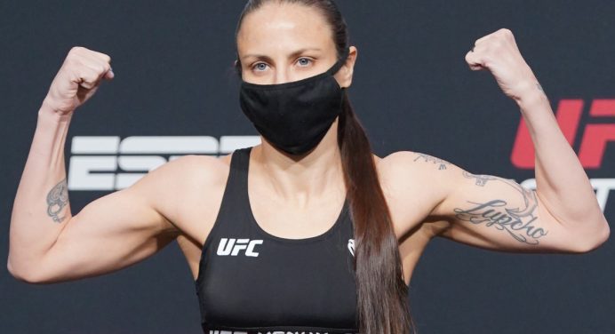 Nina Nunes bate o peso para luta com Mackenzie em estreia de sobrenome; entenda