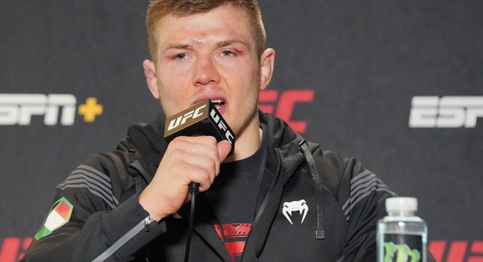 Marvin Vettori desafia Israel Adesanya após vitória no UFC Vegas 23