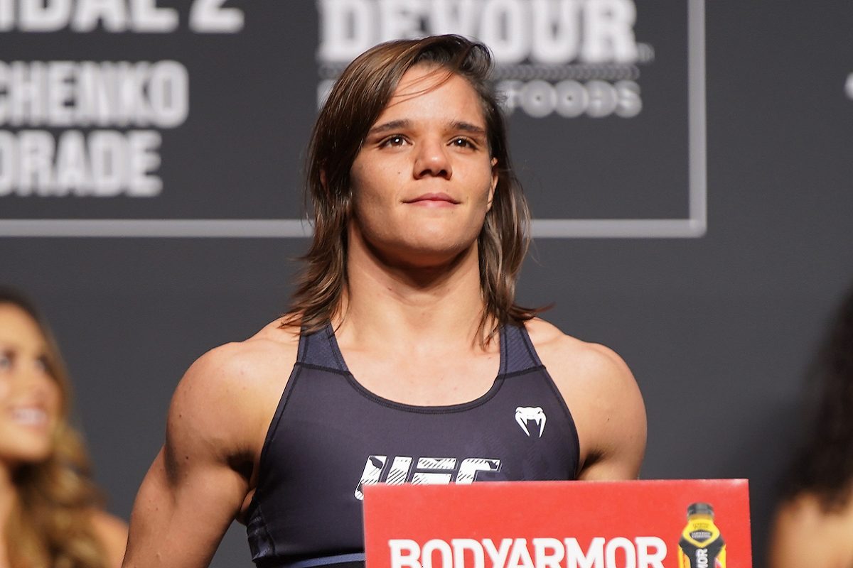 Ariane ‘Sorriso’ questiona UFC por ‘premiar’ atletas que não lutam e lança desafio