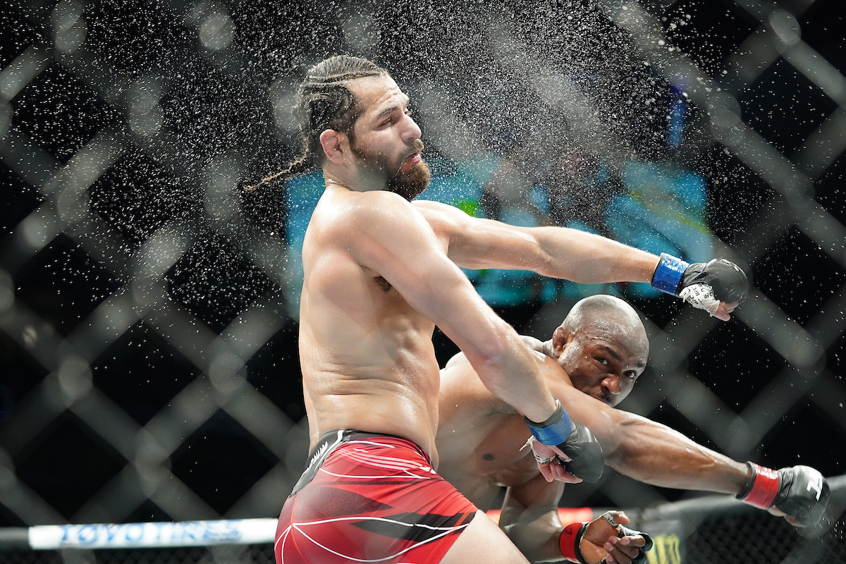 Covington acusa Usman de lutar dopado contra Masvidal no UFC 261: “CEO do EPO”