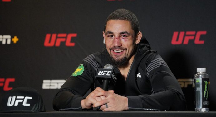 Robert Whittaker revela porque recusou disputa de cinturão do UFC