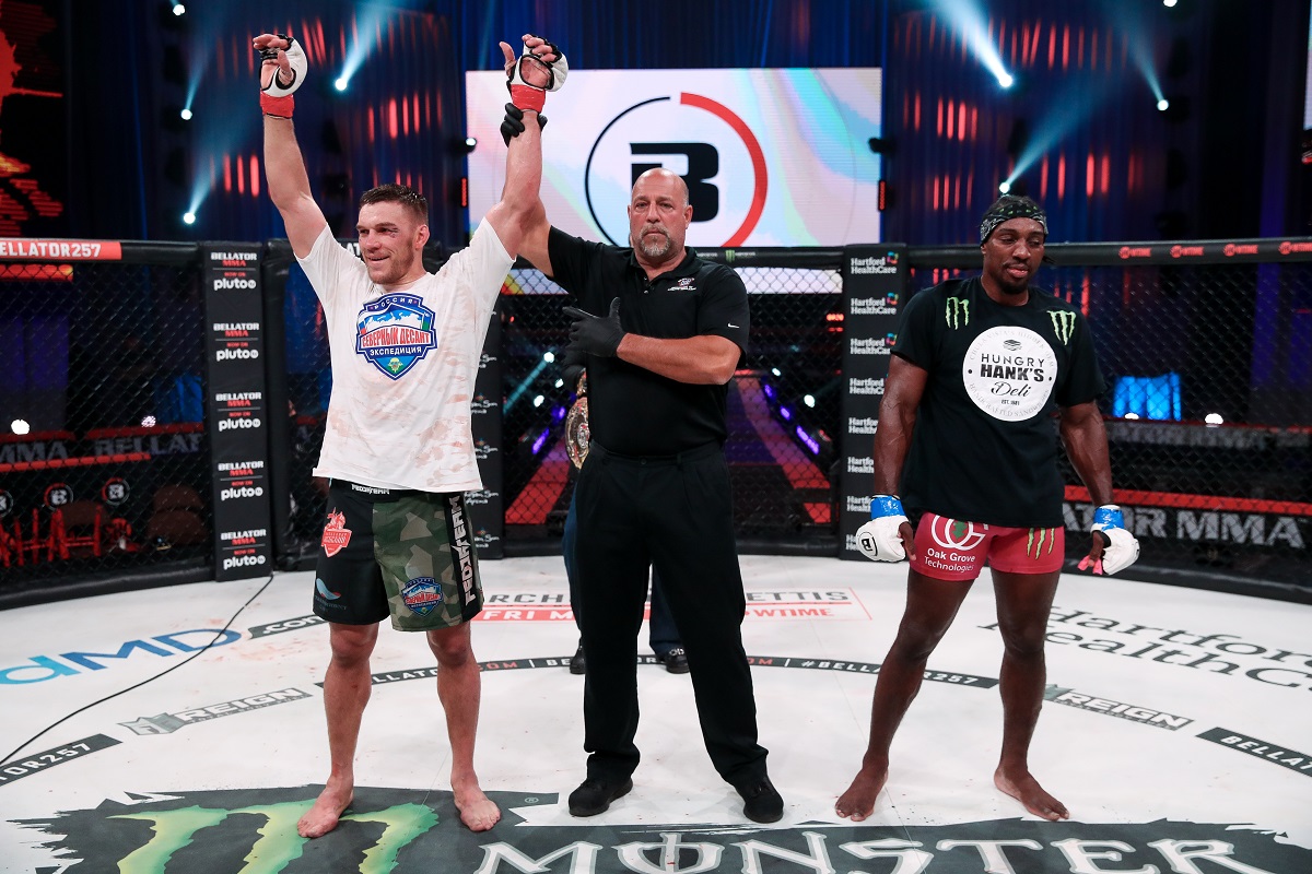 Favoritos vencem no Bellator 257 e avançam no GP dos meio-pesados