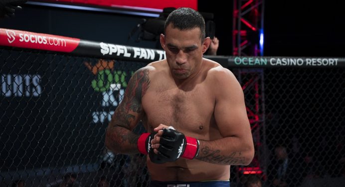 Após derrota polêmica no PFL, Werdum entra com recurso para reverter resultado