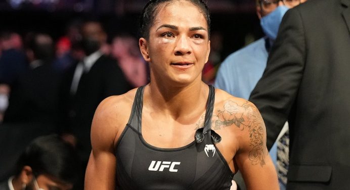 “Injustiçada”! Viviane Araújo reclama de juízes e acusa rival de ter desistido de luta