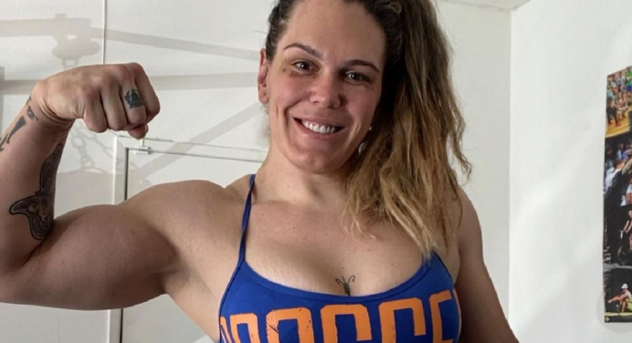 Gabi Garcia revela interesse de voltar a lutar MMA após quatro anos afastada