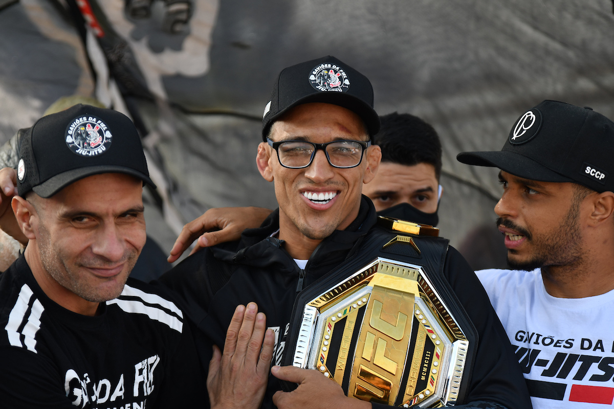 Campeão do UFC, Charles ‘Do Bronx’ é anunciado como embaixador do Corinthians