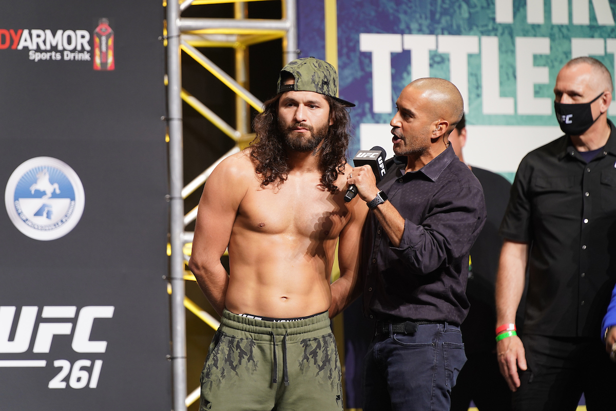 Jorge Masvidal ignora luta contra McGregor no UFC: “Ele é pequeno e frágil”
