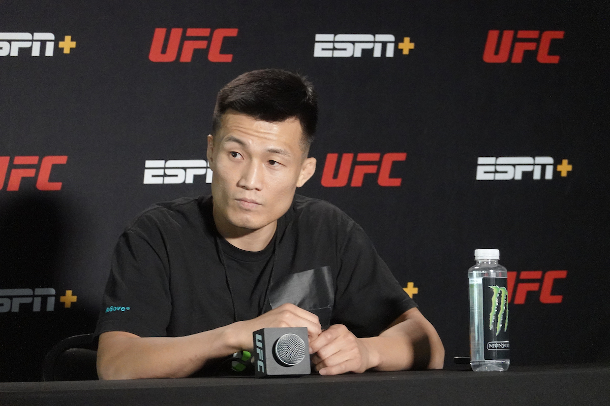 ‘Zumbi Coreano’ desafia Holloway no UFC e provoca: “Não tem poder nos socos”