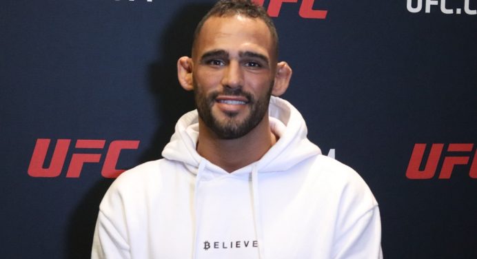 Santiago Ponzinibbio volta ao top-15 dos meio-médios após vencer guerra no UFC