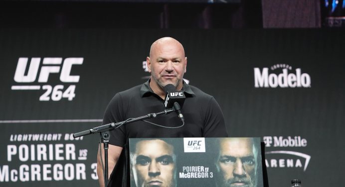 Dana White cogita realizar quarto duelo entre McGregor e Poirier: “A luta não acabou”