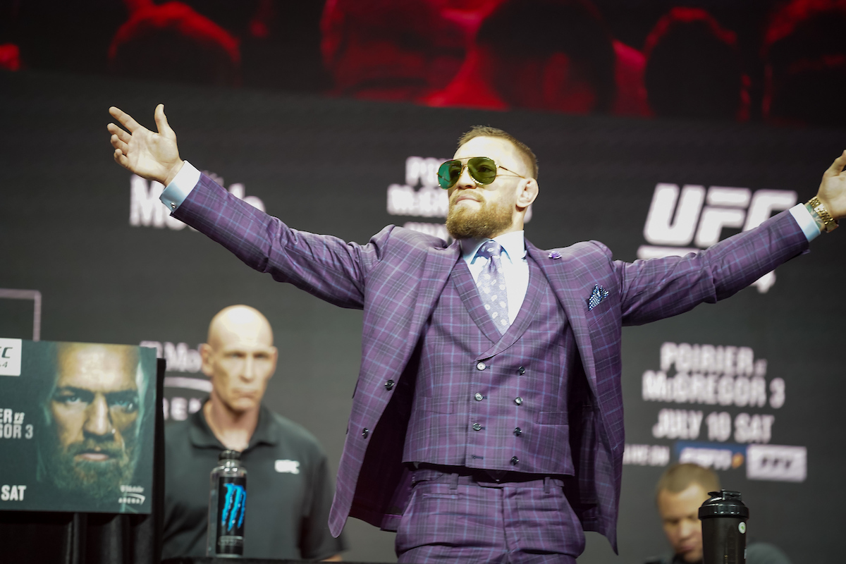 McGregor reclama de posição em lista de atletas com melhor boxe no UFC: “Ninguém perto”